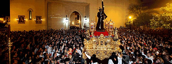 La salida del Cristo de los Gitanos.